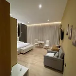 דירה Luxury Jacuzzi Suite- Astir,tirana טיראנה