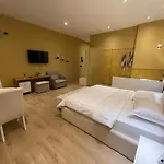 Luxury Jacuzzi Suite- Astir,tirana