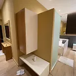 Luxury Jacuzzi Suite- Astir,tirana *