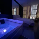 דירה Luxury Jacuzzi Suite- Astir,tirana *