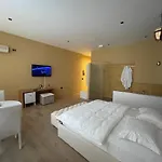 דירה Luxury Jacuzzi Suite- Astir,tirana טיראנה