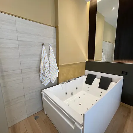 Luxury Jacuzzi Suite- Astir,tirana Apartment