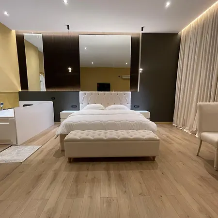 Luxury Jacuzzi Suite- Astir,tirana *