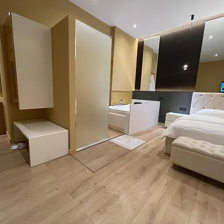 شقة Luxury Jacuzzi Suite- Astir,tirana *