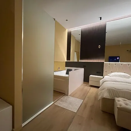 Luxury Jacuzzi Suite- Astir,tirana * تيرانا