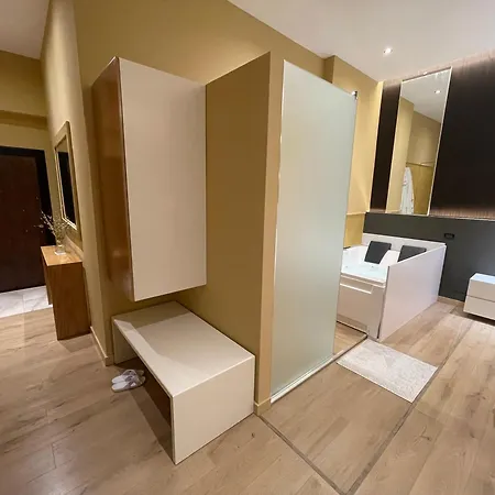 Luxury Jacuzzi Suite- Astir,tirana Apartment *
