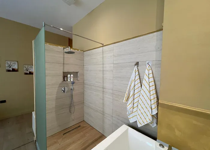 Luxury Jacuzzi Suite- Astir,tirana Lägenhet *