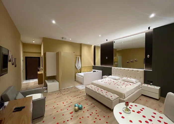 Luxury Jacuzzi Suite- Astir,tirana Lägenhet