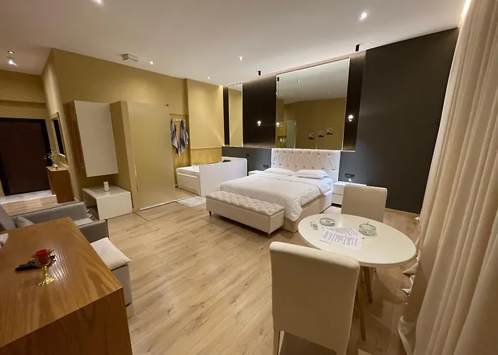 Lägenhet Luxury Jacuzzi Suite- Astir,tirana