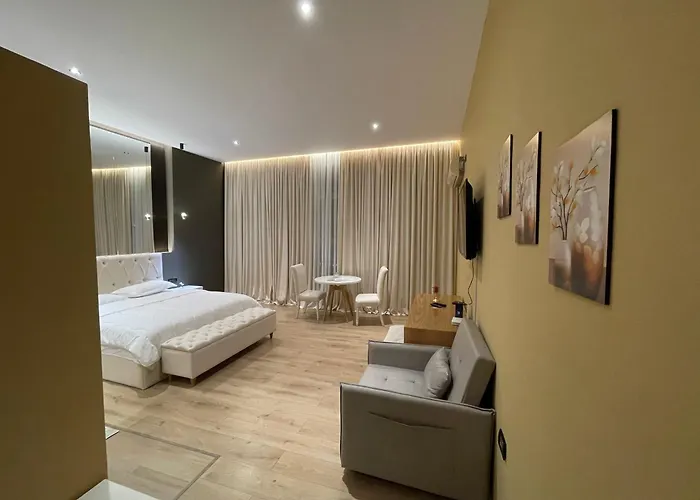 Luxury Jacuzzi Suite- Astir,tirana Apartment