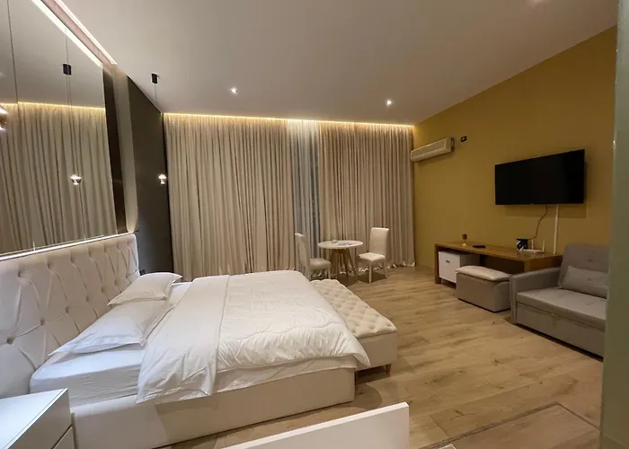 Luxury Jacuzzi Suite- Astir,tirana Apartment