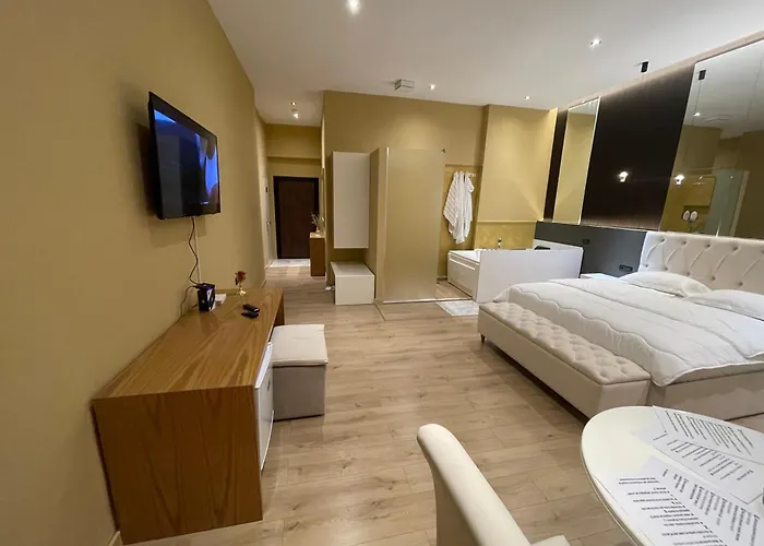 Luxury Jacuzzi Suite- Astir,tirana Apartment