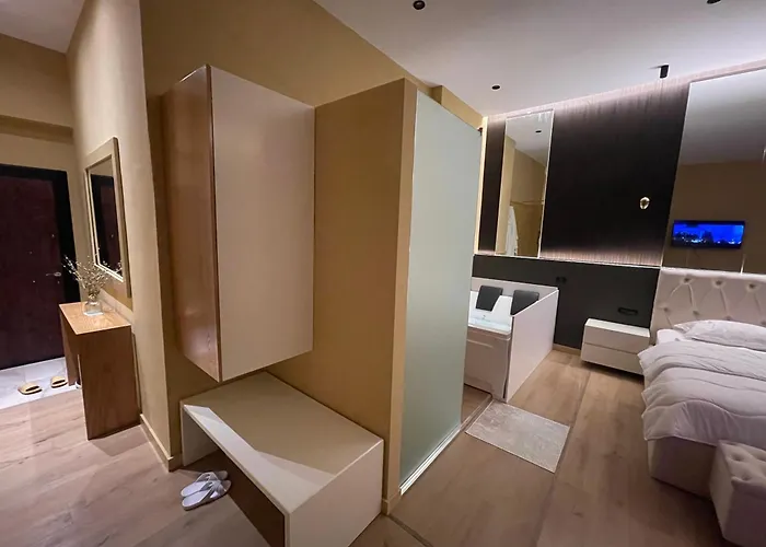 Luxury Jacuzzi Suite- Astir,tirana Apartment