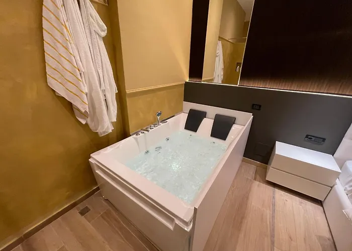 Lägenhet Luxury Jacuzzi Suite- Astir,tirana *