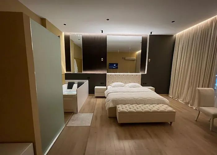 Luxury Jacuzzi Suite- Astir,tirana * Tirana