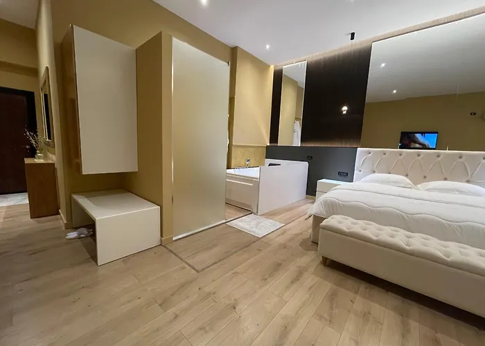 Luxury Jacuzzi Suite- Astir,tirana *