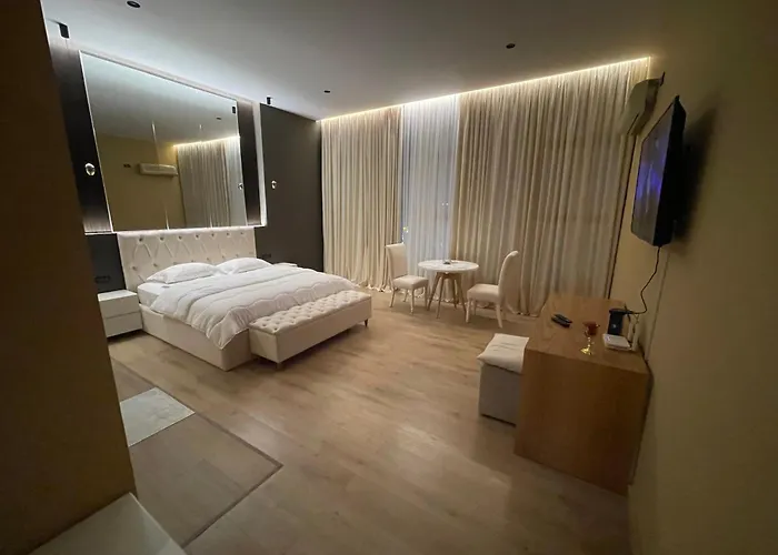 Apartment Luxury Jacuzzi Suite- Astir,tirana *
