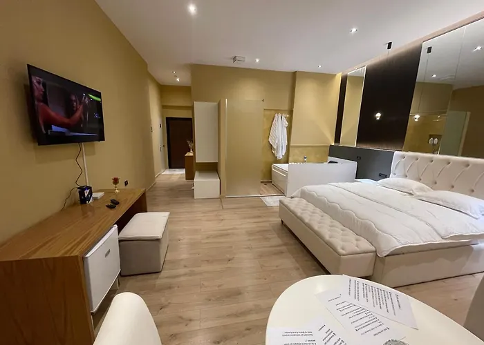 Lägenhet Luxury Jacuzzi Suite- Astir,tirana