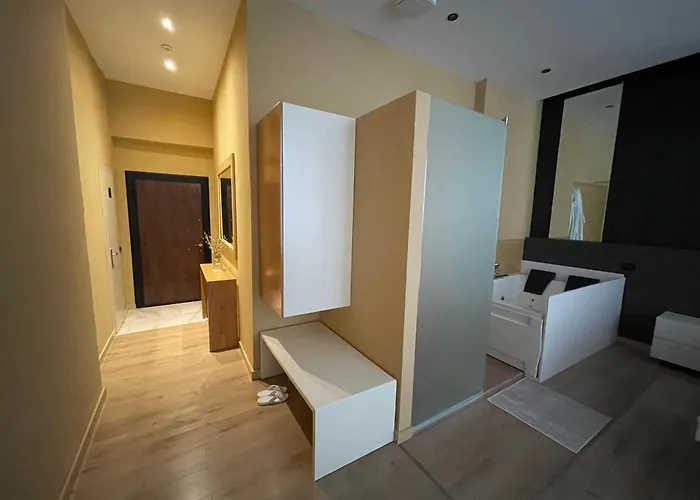 Luxury Jacuzzi Suite- Astir,tirana * Tirana
