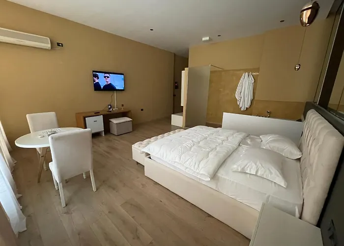 Luxury Jacuzzi Suite- Astir,tirana * Tirana