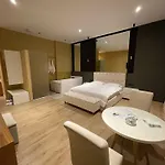 Luxury Jacuzzi Suite- Astir,tirana *