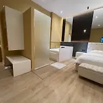 公寓 Luxury Jacuzzi Suite- Astir,tirana *