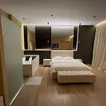 Luxury Jacuzzi Suite- Astir,tirana * Tirana