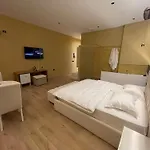 Lägenhet Luxury Jacuzzi Suite- Astir,tirana