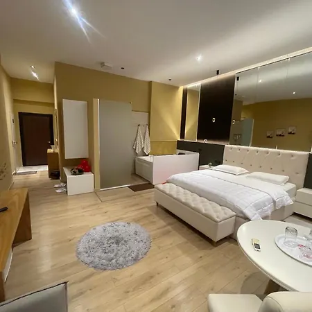 Апартаменты Luxury Jacuzzi Suite- Astir,tirana
