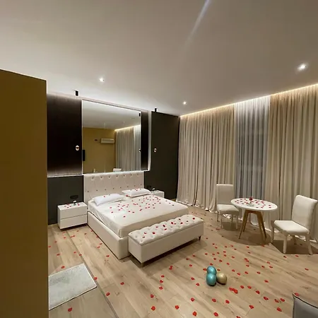 Luxury Jacuzzi Suite- Astir,tirana * Тирана