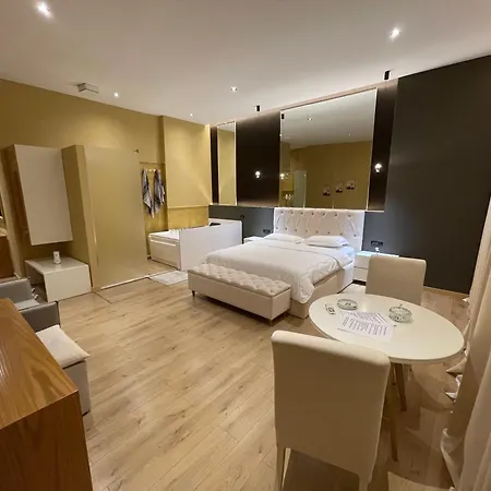 Апартаменты Luxury Jacuzzi Suite- Astir,tirana