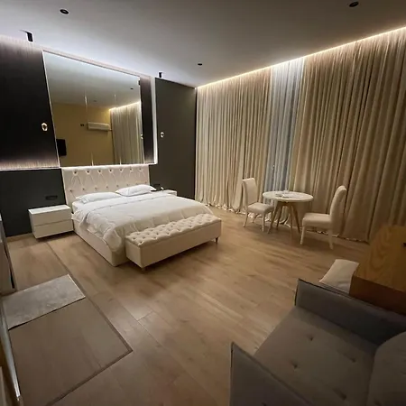 Luxury Jacuzzi Suite- Astir,tirana * Тирана