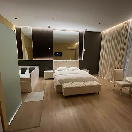 Luxury Jacuzzi Suite- Astir,tirana * Тирана