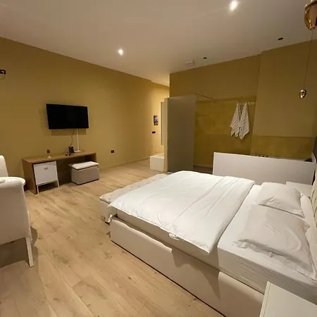 Luxury Jacuzzi Suite- Astir,tirana * Tirana