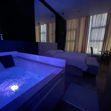 Апартаменты Luxury Jacuzzi Suite- Astir,tirana *