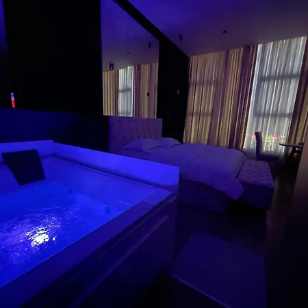 Апартаменты Luxury Jacuzzi Suite- Astir,tirana Тирана
