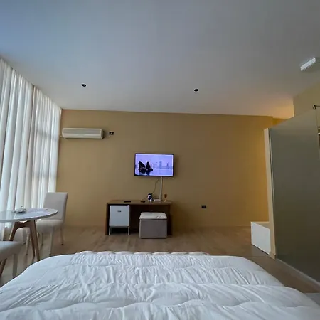Luxury Jacuzzi Suite- Astir,tirana Апартаменты *