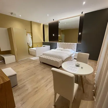 Luxury Jacuzzi Suite- Astir,tirana Тирана