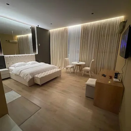 Апартаменты Luxury Jacuzzi Suite- Astir,tirana *