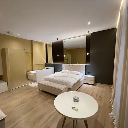 Luxury Jacuzzi Suite- Astir,tirana * Тирана