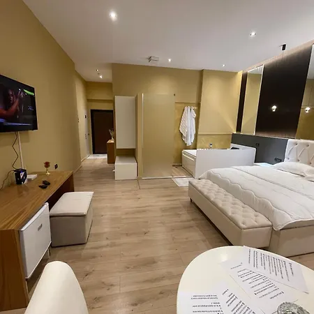 Апартаменты Luxury Jacuzzi Suite- Astir,tirana