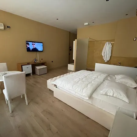 Luxury Jacuzzi Suite- Astir,tirana * Tirana