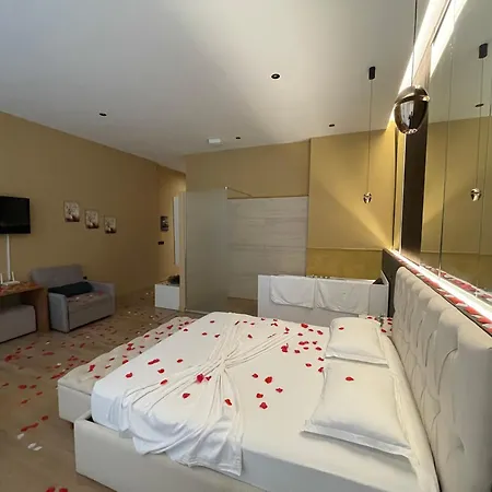 Апартаменты Luxury Jacuzzi Suite- Astir,tirana