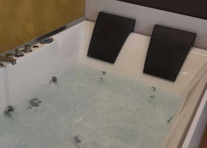 Luxury Jacuzzi Suite- Astir,tirana