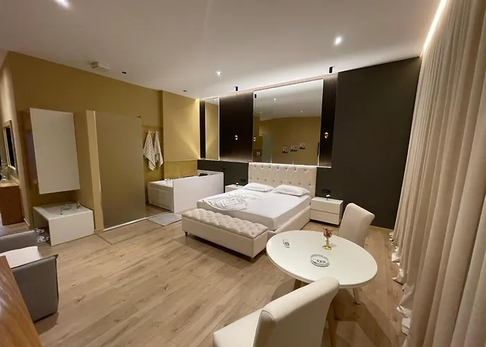 Luxury Jacuzzi Suite- Astir,tirana Appartement