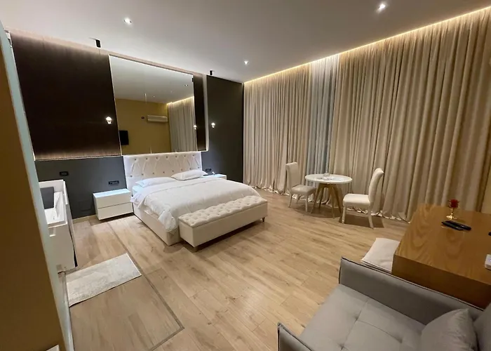 Luxury Jacuzzi Suite- Astir,tirana Appartement *