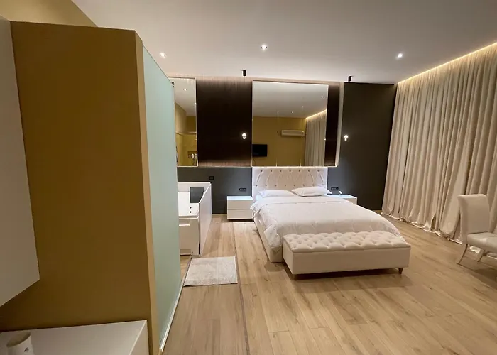 Luxury Jacuzzi Suite- Astir,tirana