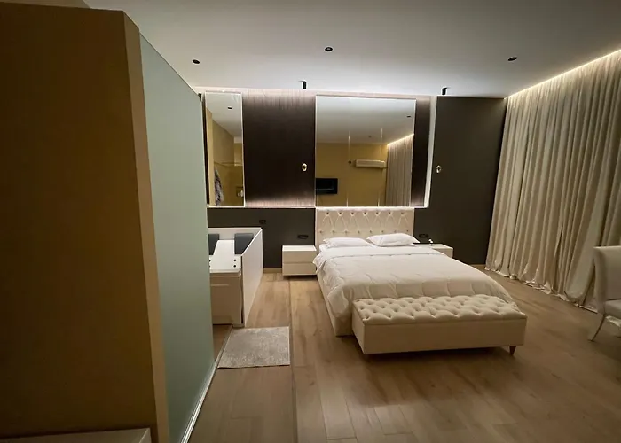 Luxury Jacuzzi Suite- Astir,tirana