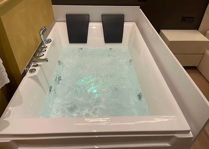 Appartement Luxury Jacuzzi Suite- Astir,tirana *